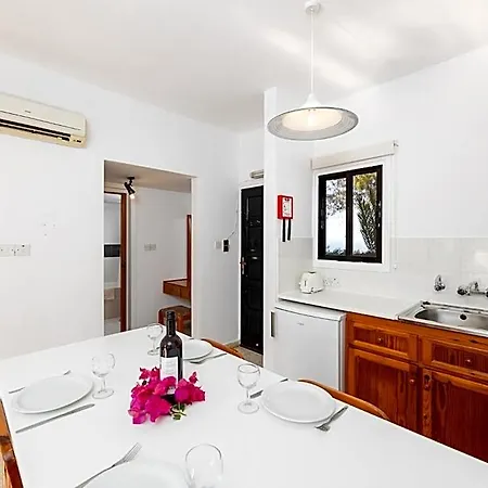 Hotel Tavros Polis