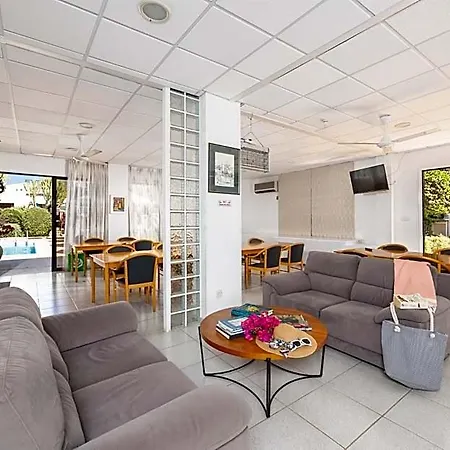 Hotel Tavros 3*