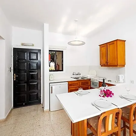 Tavros Hotel 3*