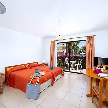 Tavros Hotel Polis