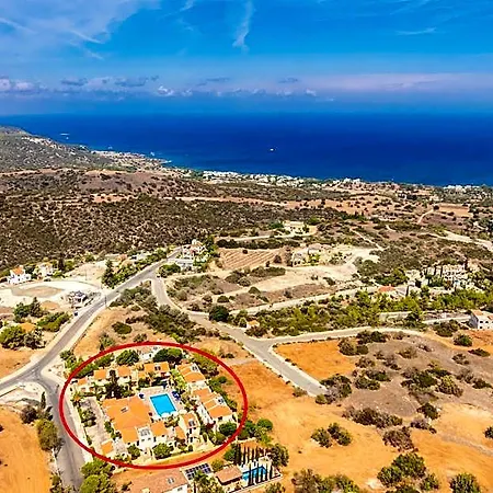Hotel Tavros 3*