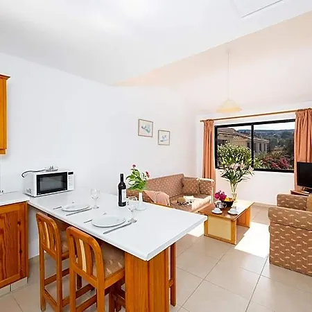 Hotel Tavros 3*