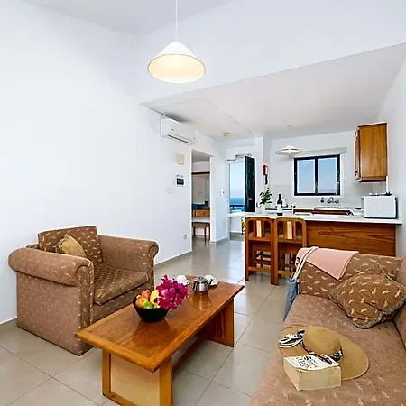 Hotel Tavros 3*