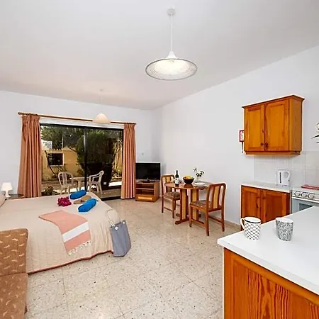 Hotel Tavros